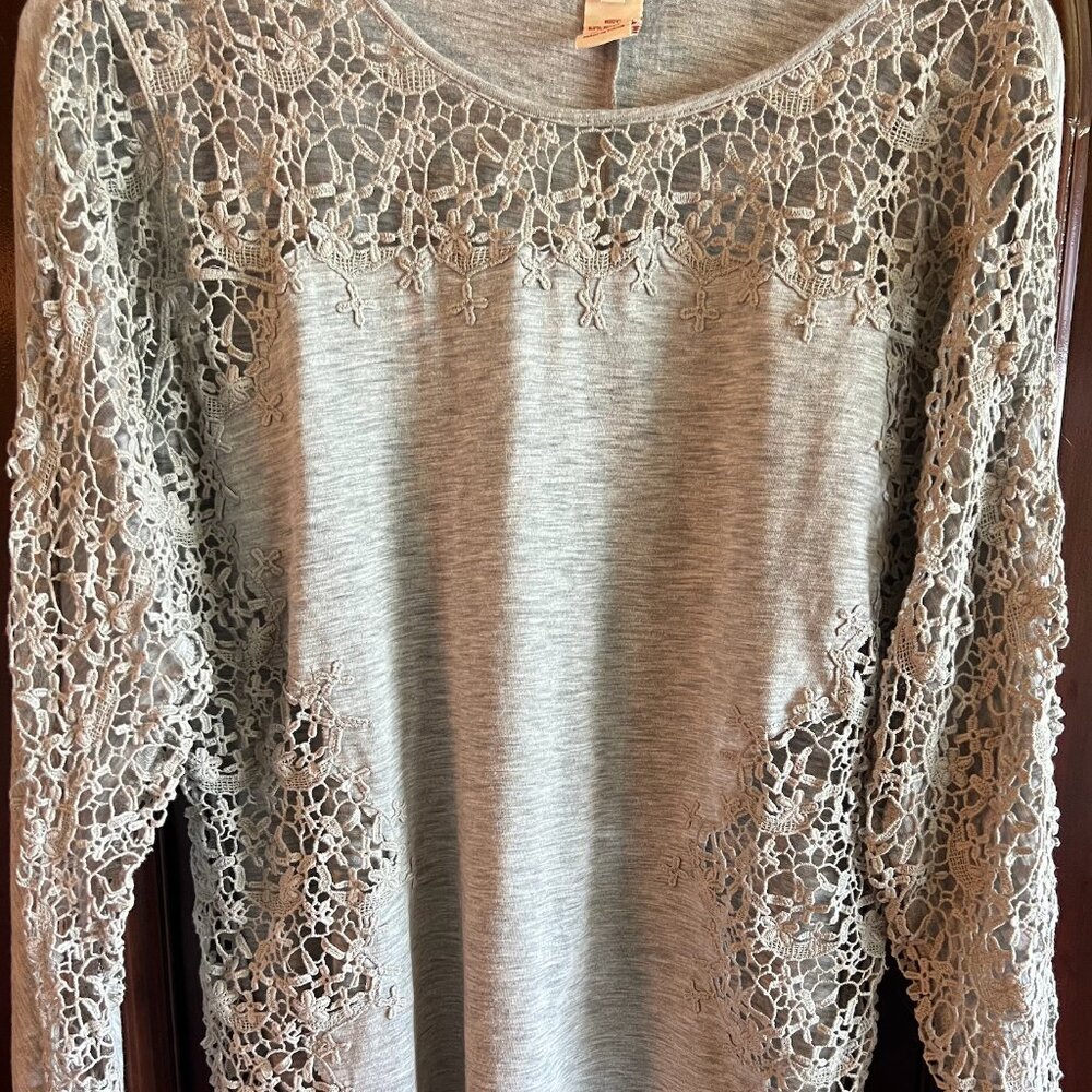 Lace accented long sleeve T
